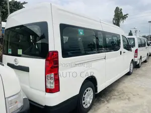 Toyota HiAce 2022 White