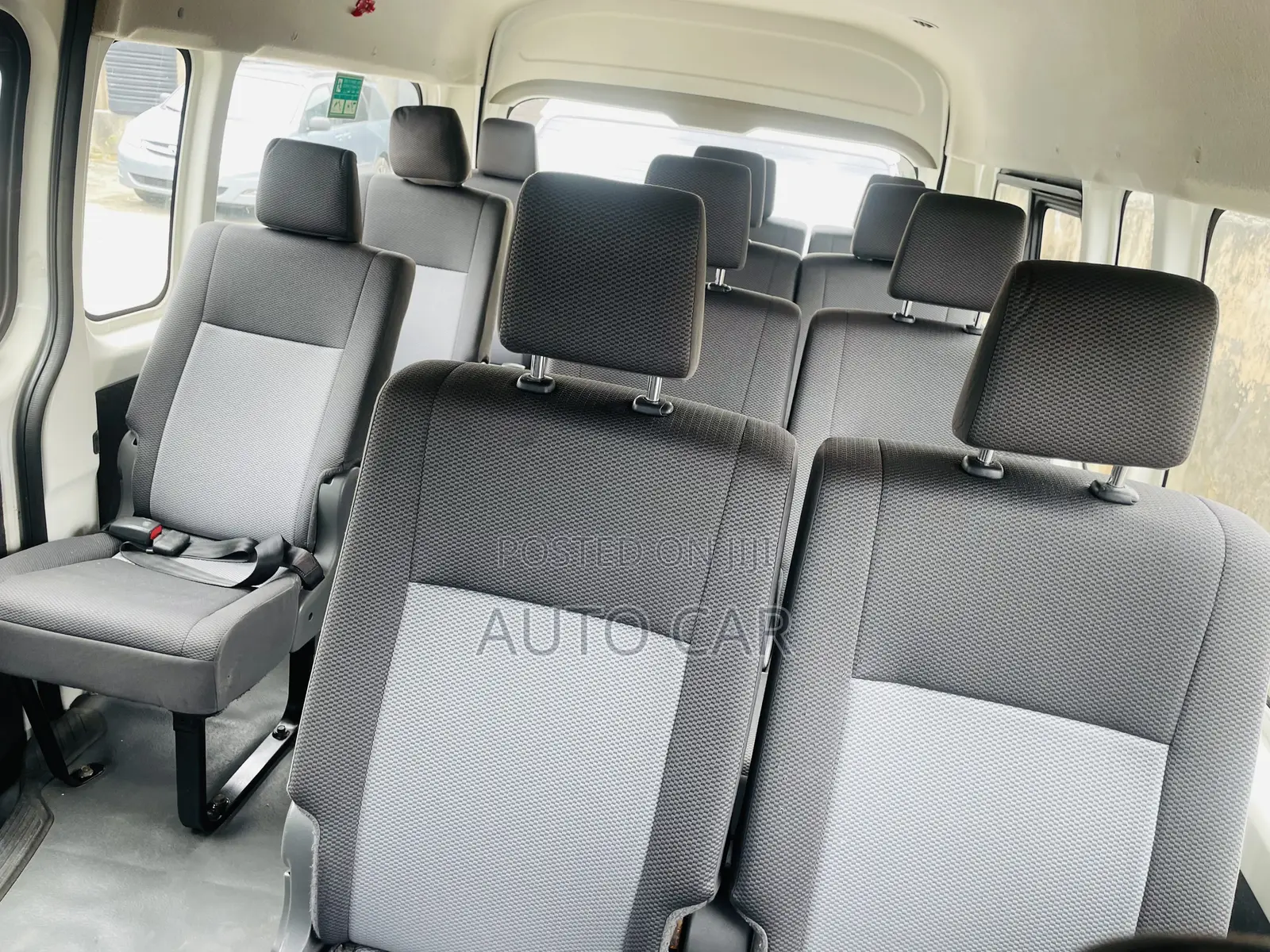 Toyota HiAce 2022 White
