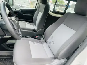 Toyota HiAce 2022 White