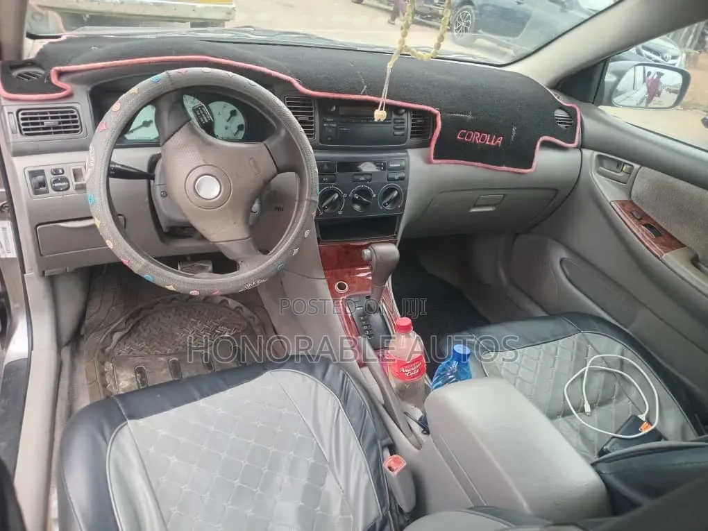 Toyota Corolla 2004 Gray