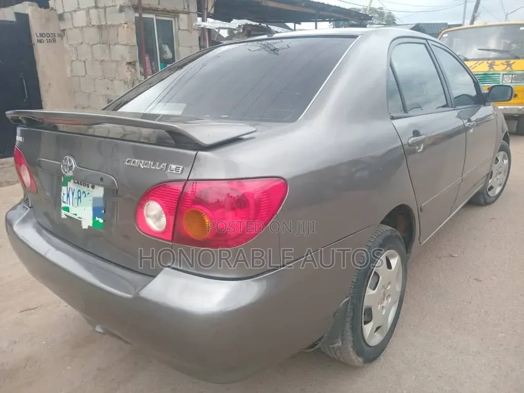 Toyota Corolla 2004 Gray