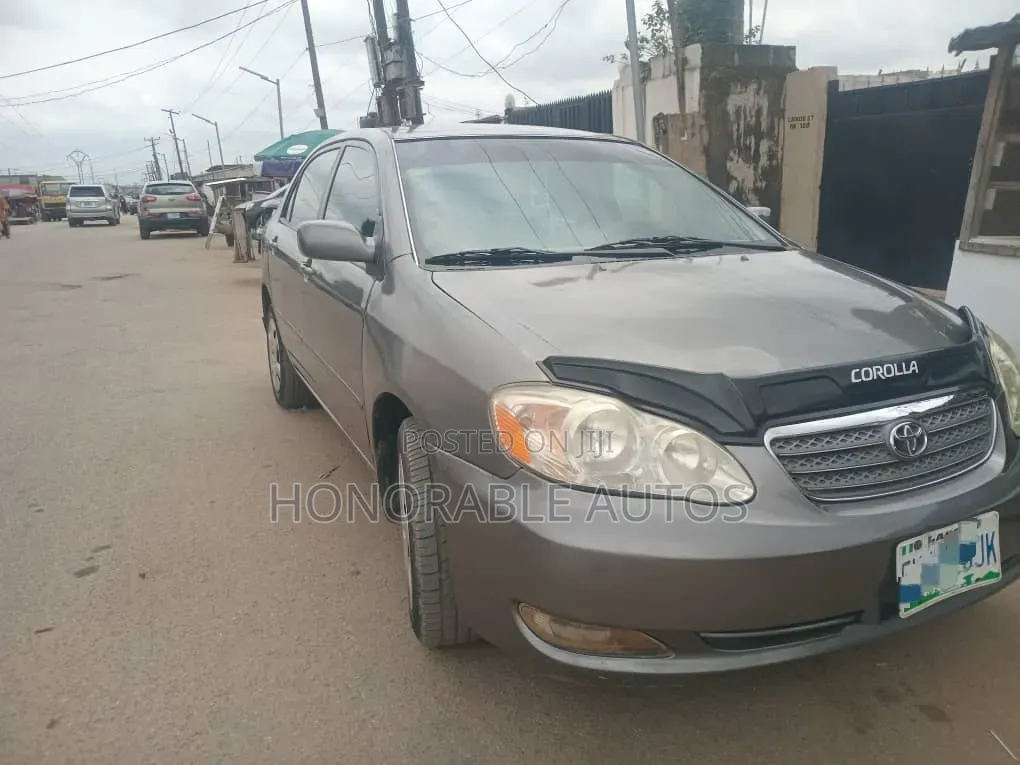 Toyota Corolla 2004 Gray