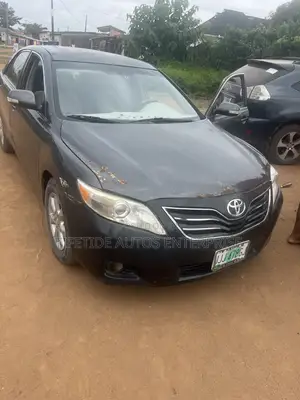 Toyota Camry 2011 Gray