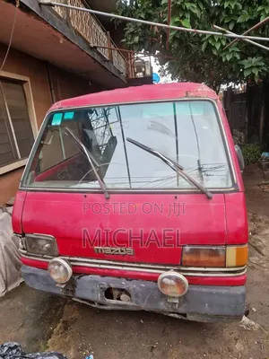 Mazda E2200 1990 Red