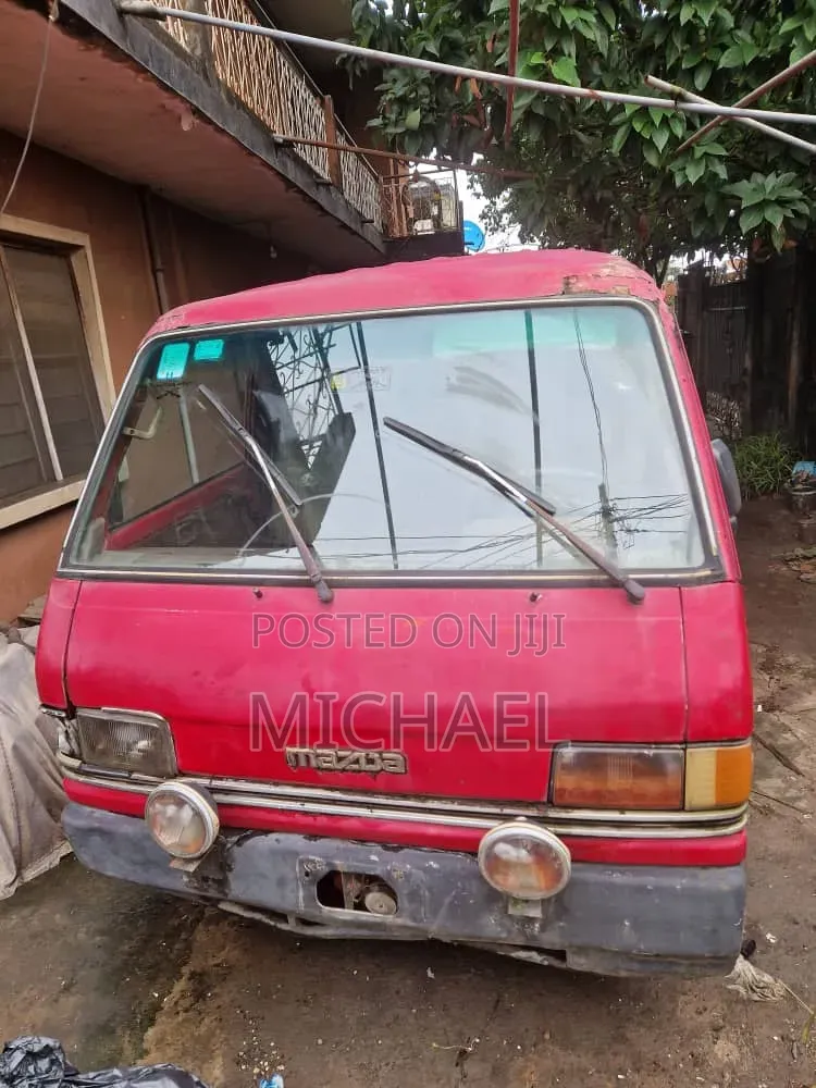 Mazda E2200 1990 Red