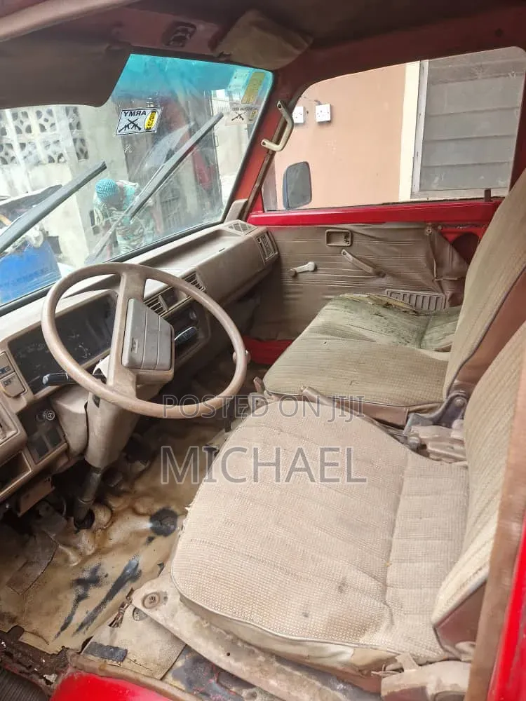 Mazda E2200 1990 Red