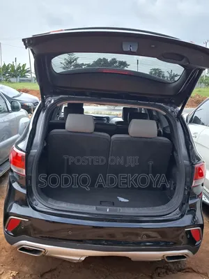 Hyundai Santa Fe SE Ultimate FWD 2018 Black