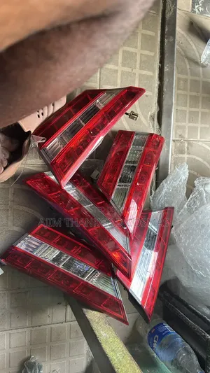 Boot Light Toyota Avalon 2015 Model