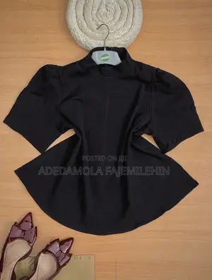 DW01 — Thrift Black Gorgeous Flair-Cut Blouse 🖤  Bust: 22” UK Size: 14
