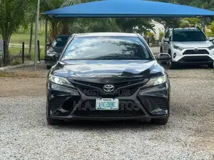 Toyota Camry SE FWD 2020 Black