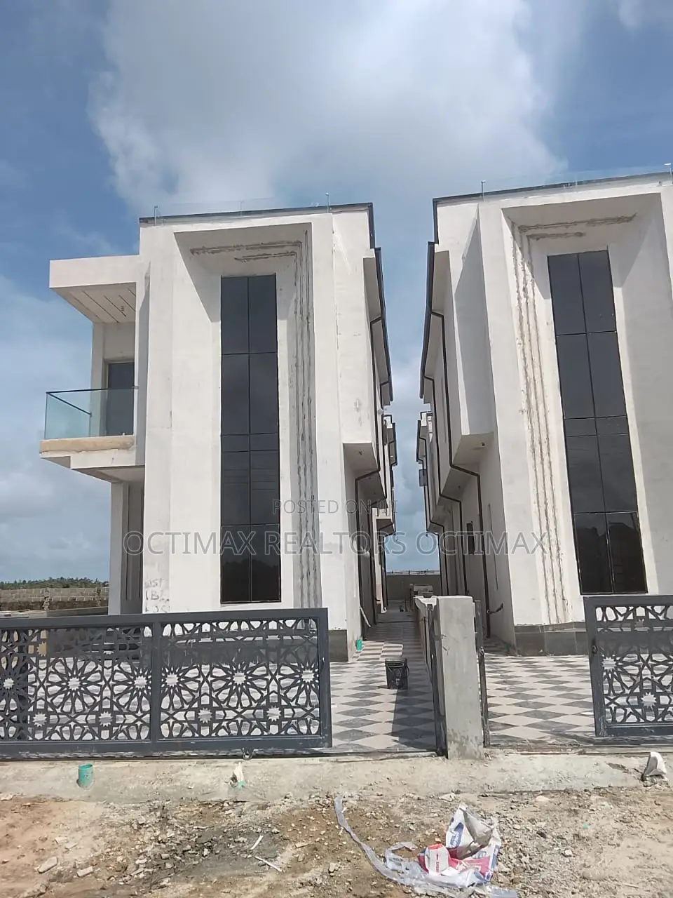 Luxury 4-Bedroom Fully Detached Duplex With Private Pool