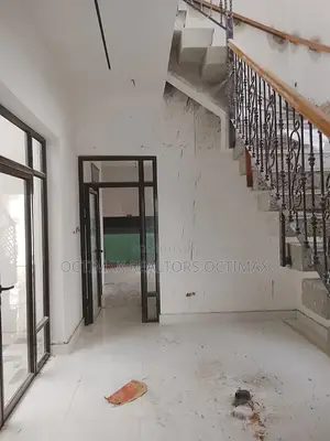 Luxury 4-Bedroom Fully Detached Duplex With Private Pool
