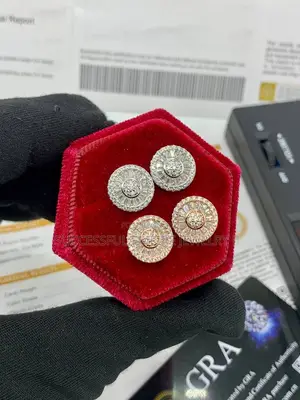 VVS Moissanite Diamond Unisex Earrings 💎