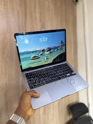 Laptop Apple MacBook Pro 2020 16GB Apple M1 SSD 256GB