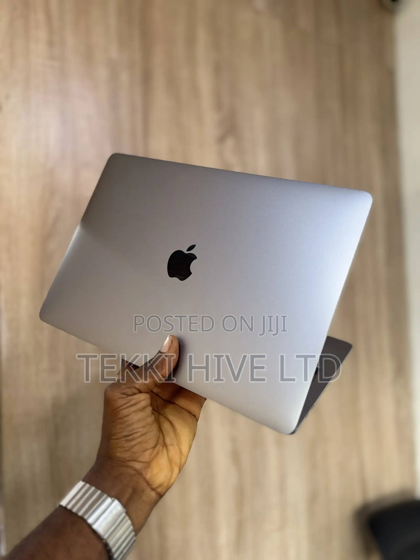 Laptop Apple MacBook Pro 2020 16GB Apple M1 SSD 256GB