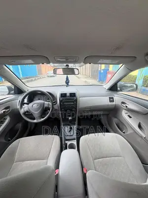 Toyota Corolla 2010 Gray