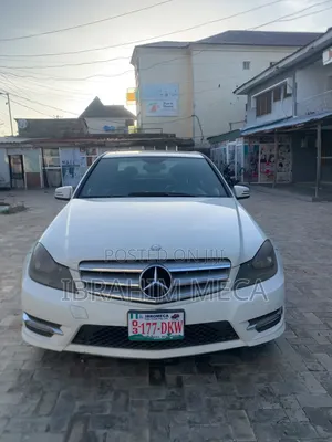 Mercedes-Benz C300 Sport 4Matic Sedan AWD (3.0L 6cyl 7A) 2012 White
