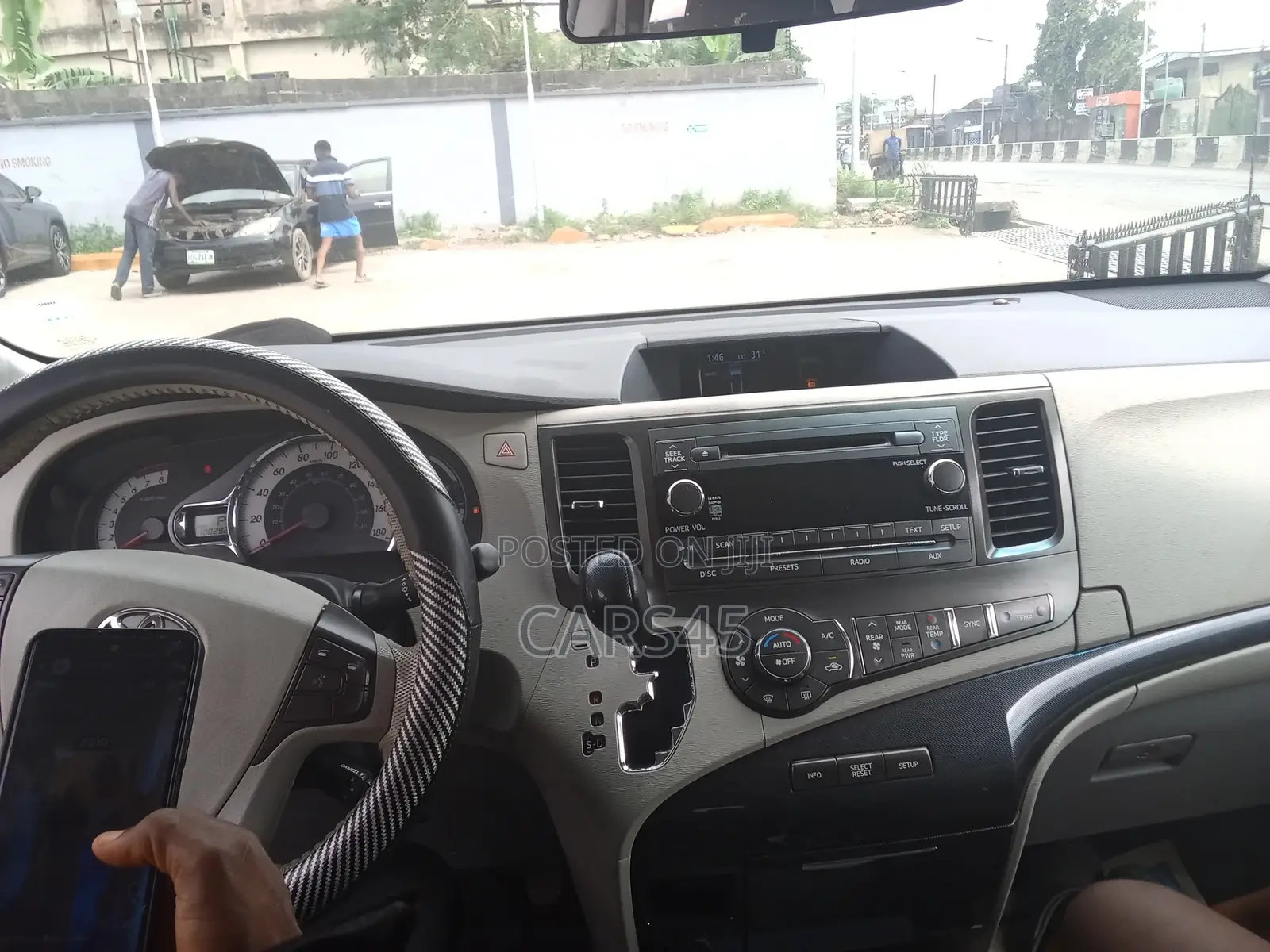 Toyota Sienna 2012 Silver