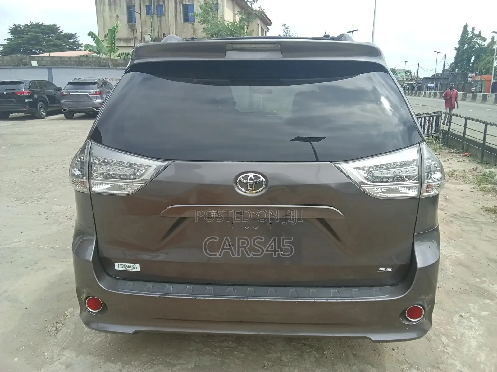 Toyota Sienna 2012 Silver