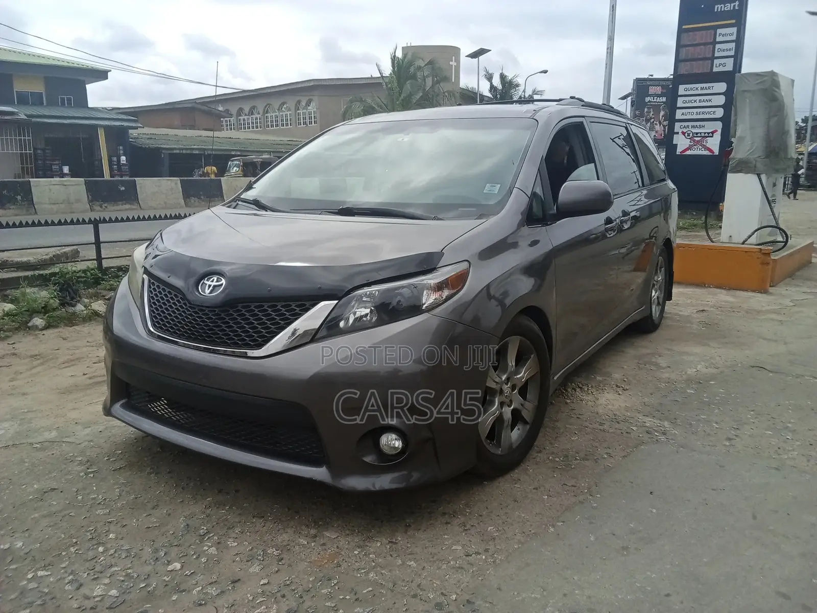 Toyota Sienna 2012 Silver