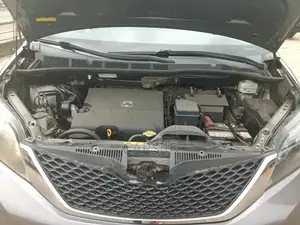 Toyota Sienna 2012 Silver