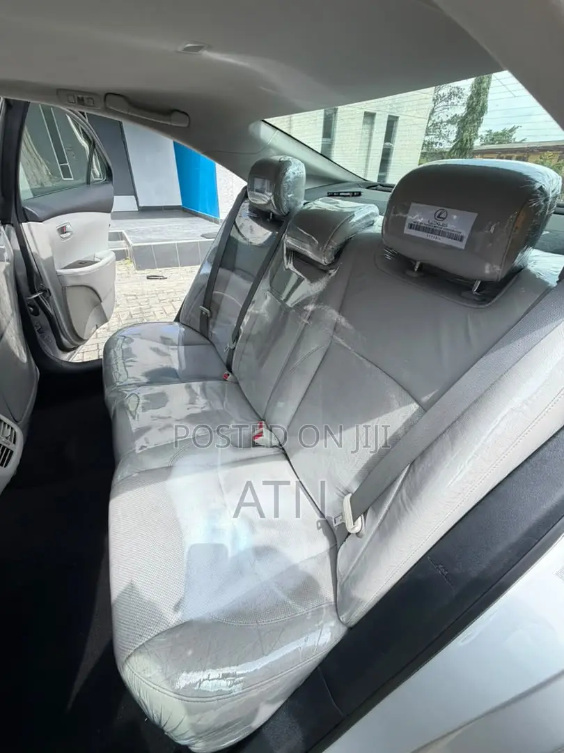 Lexus ES 2012 Silver