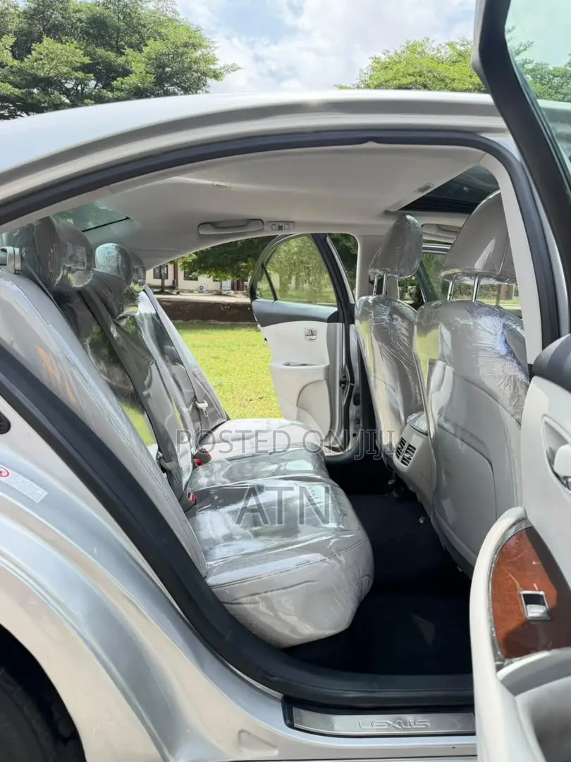 Lexus ES 2012 Silver