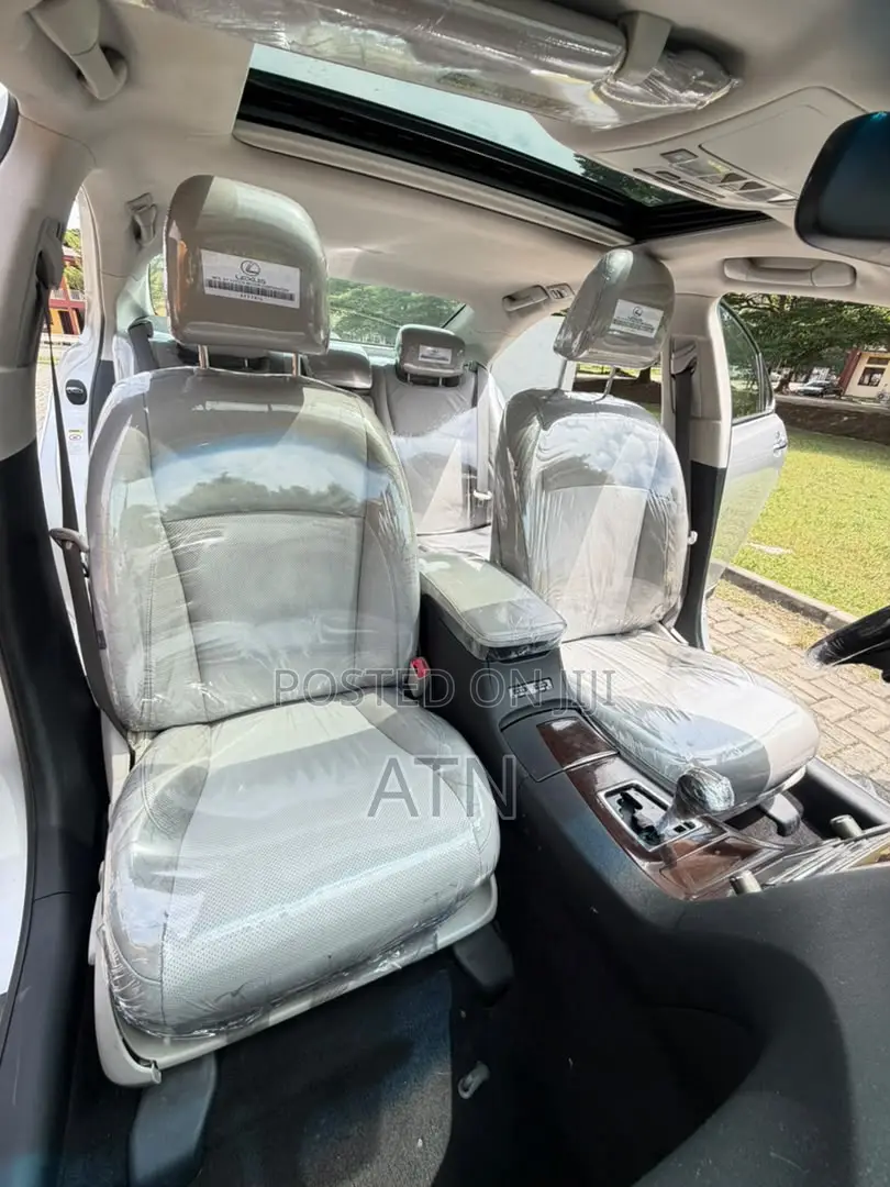 Lexus ES 2012 Silver