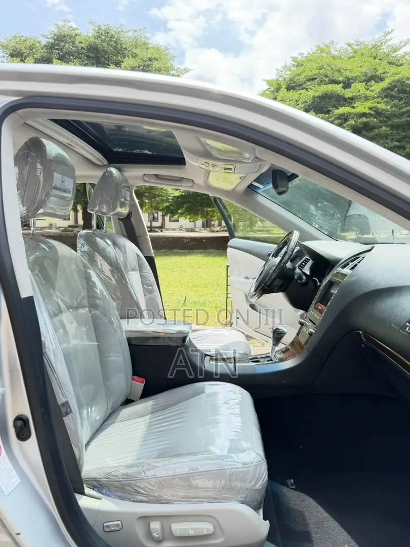 Lexus ES 2012 Silver