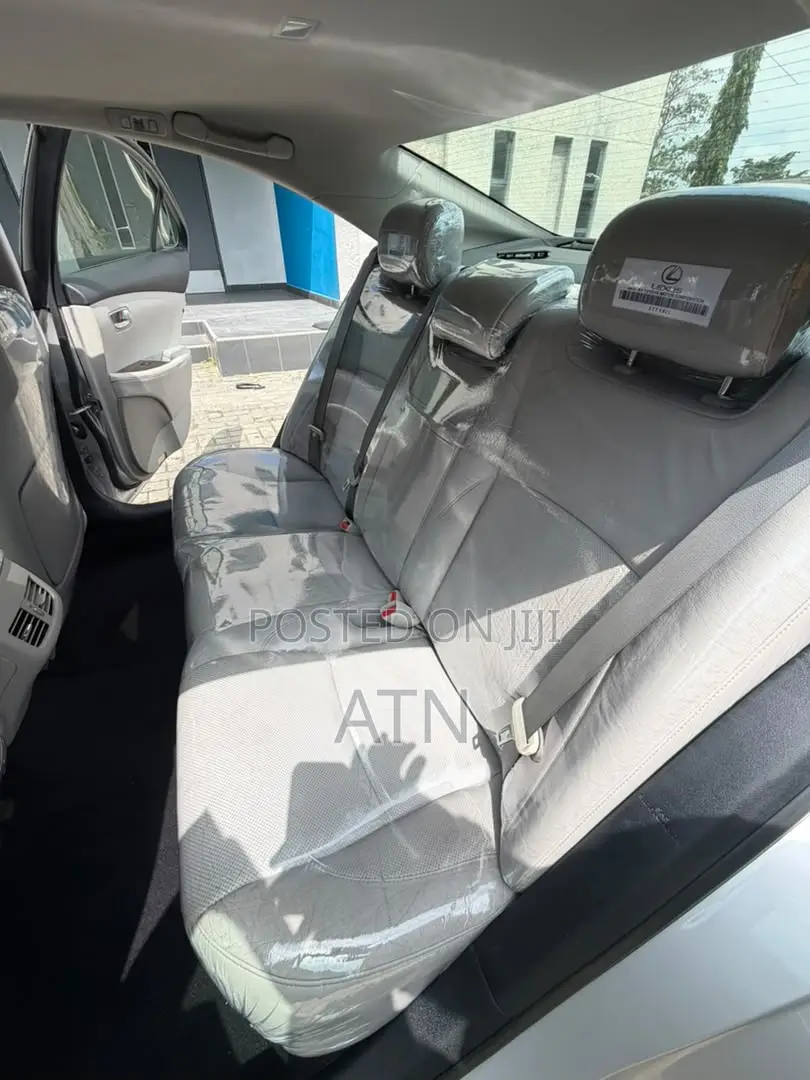 Lexus ES 2012 Silver