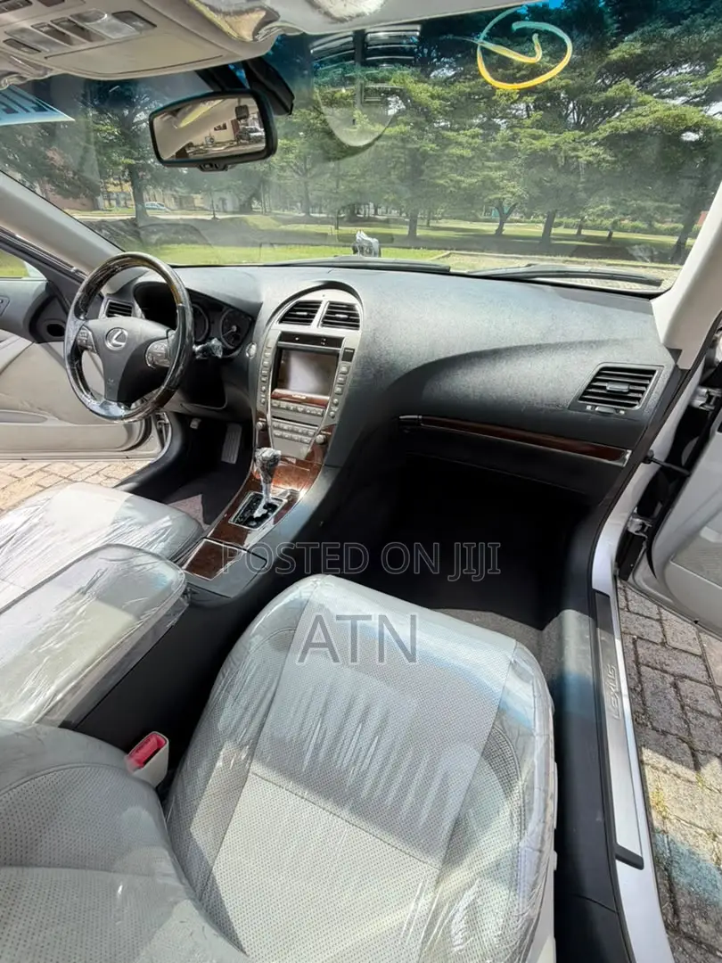 Lexus ES 2012 Silver