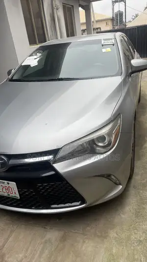 Toyota Camry SE 4dr Sedan (2.5L 4cyl 6A) 2015