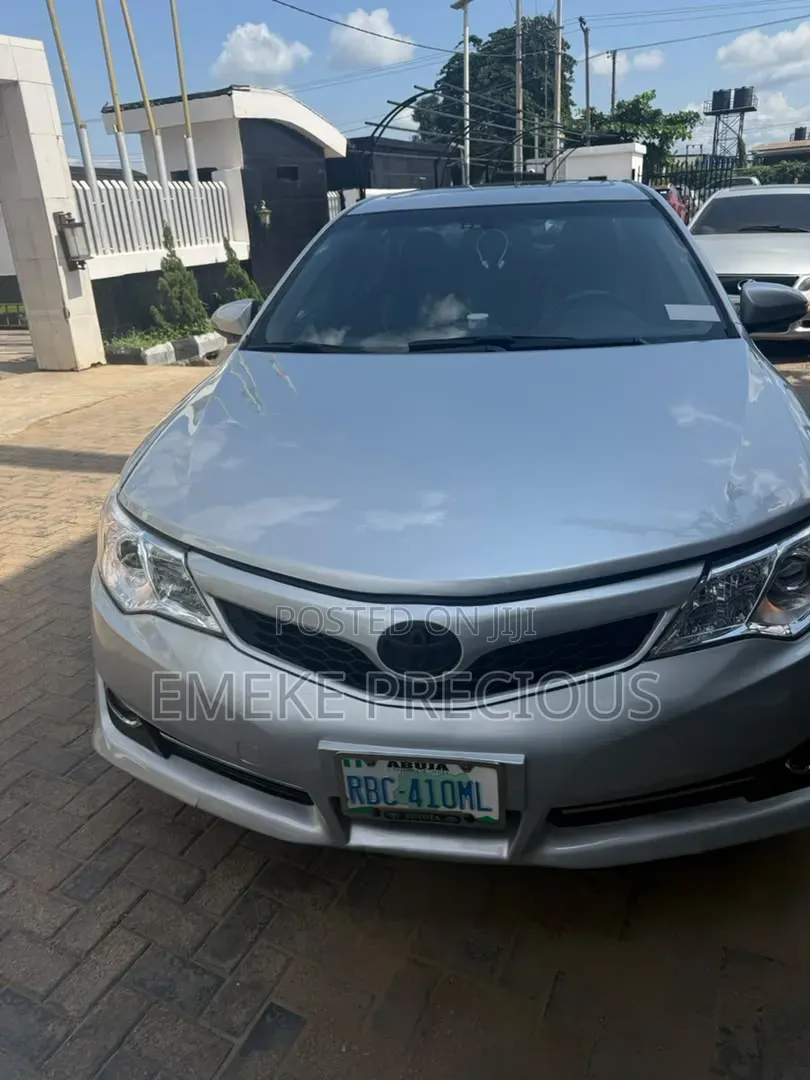 Toyota Camry 2014 Silver
