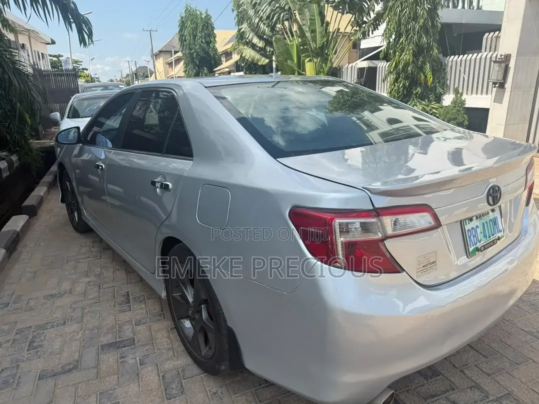 Toyota Camry 2014 Silver
