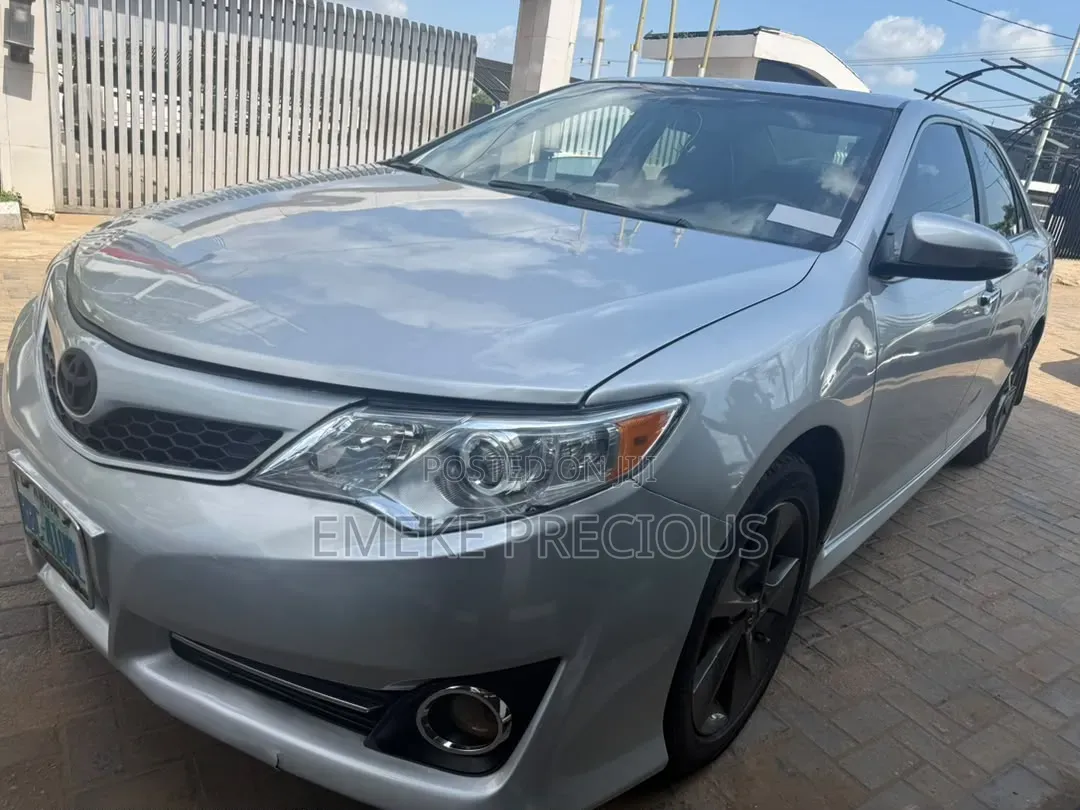 Toyota Camry 2014 Silver