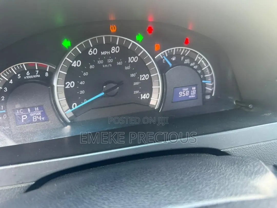 Toyota Camry 2014 Silver