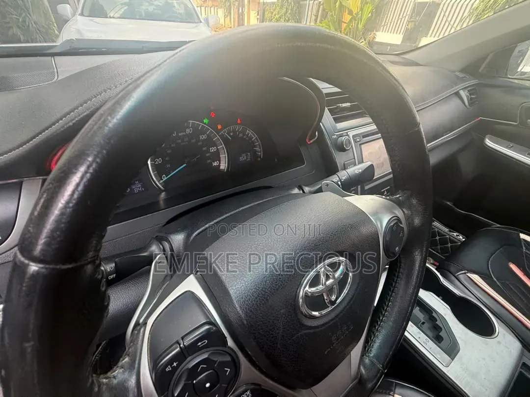 Toyota Camry 2014 Silver