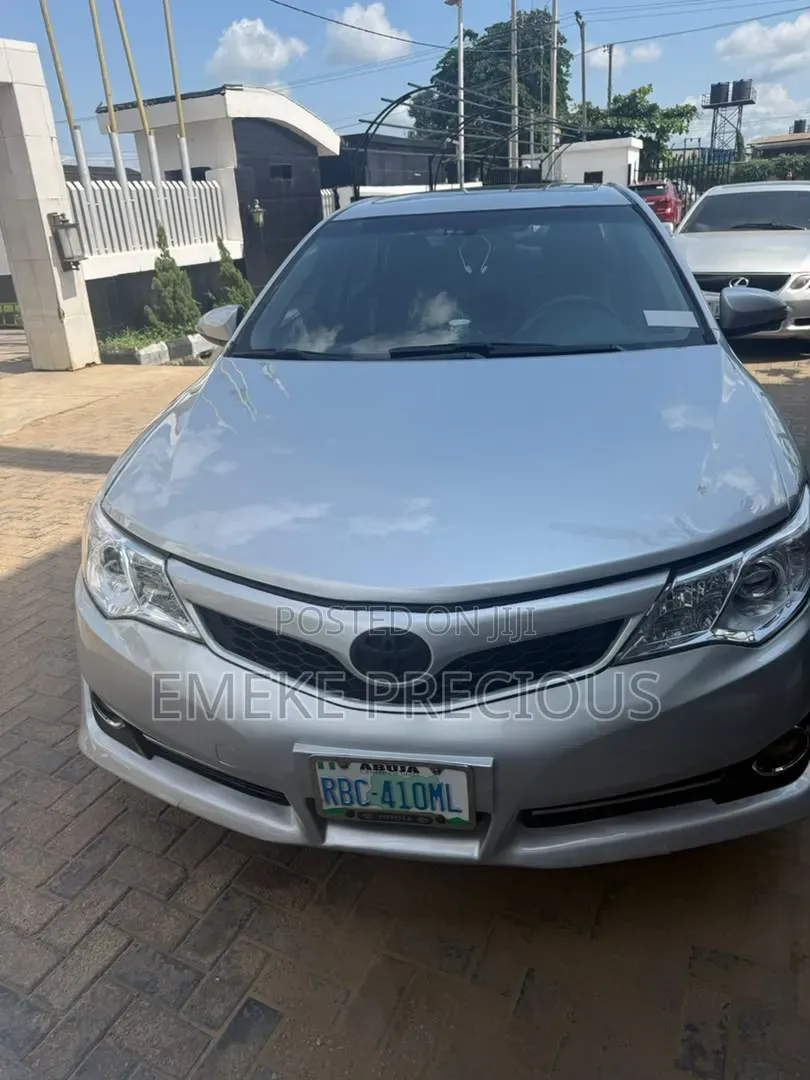 Toyota Camry 2014 Silver