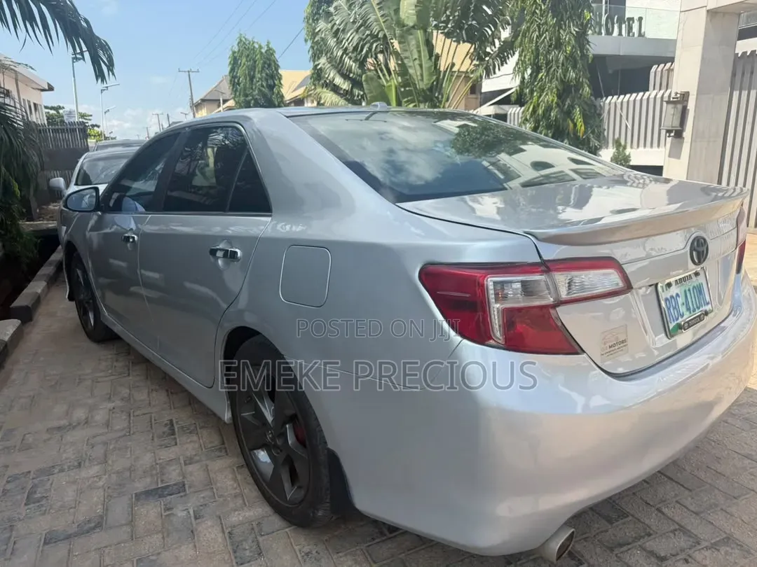 Toyota Camry 2014 Silver