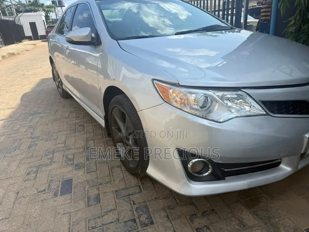 Toyota Camry 2014 Silver