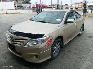 Toyota Camry 2010 Gold
