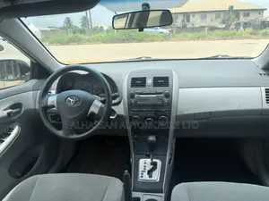 Toyota Corolla 2010 White