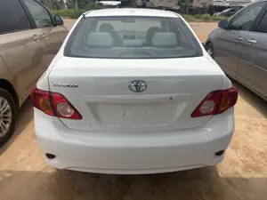Toyota Corolla 2010 White