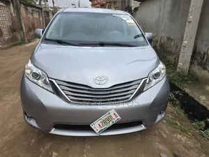Toyota Sienna XLE 7 Passenger 2011 Gray