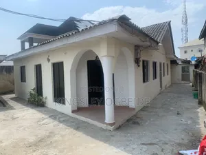 3bdrm Bungalow in Awoyaya for rent