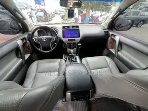 Toyota Land Cruiser Prado 2011 Black