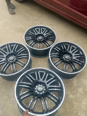 18inch for Univeral Car Black and Silver Round It Available in Stock