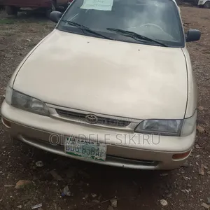 Toyota Corolla 1999 Gold
