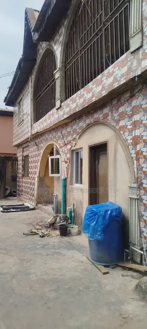 3bdrm Block of Flats in Igando for sale