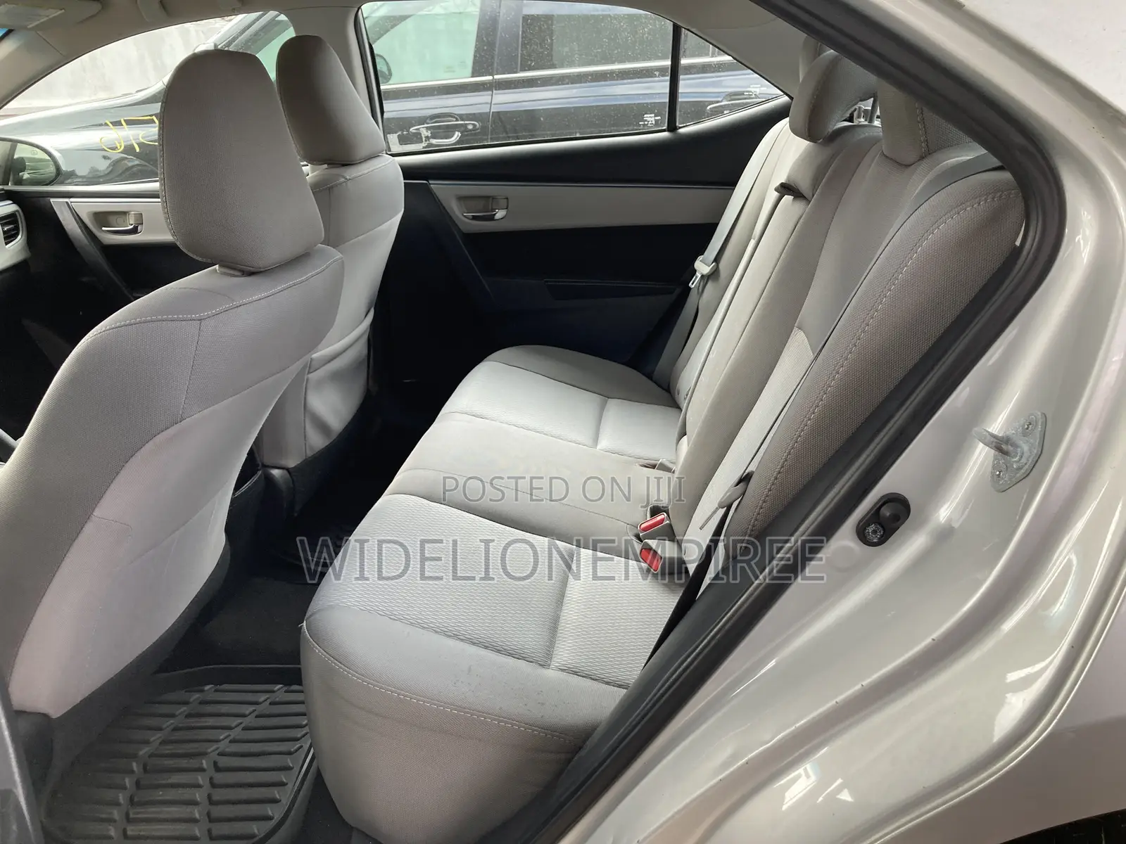 Toyota Corolla 2016 Silver